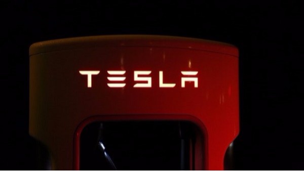 特斯拉國(guó)產(chǎn)預(yù)售時(shí)間的公布，對(duì)電池專用鐵粉來說是利好嗎？